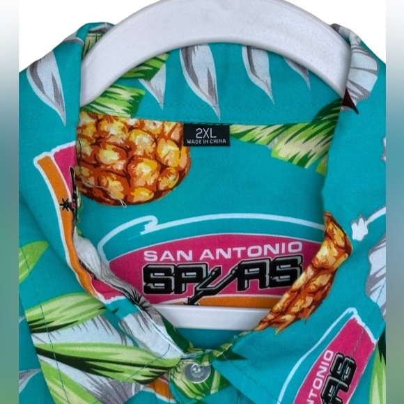 NBA San Antonio Spurs Basketball Hawaiian Print Button Down Shirt Size 2XL - Picture 5 of 6